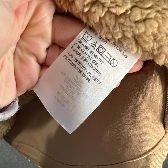 Belle by Kim Gravel Signature Zip Sherpa Vest Camel Size Medium - Picture 9 of 9